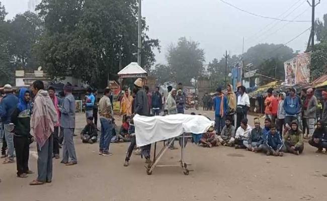 Road blocked after youth dies in accident, body dumped