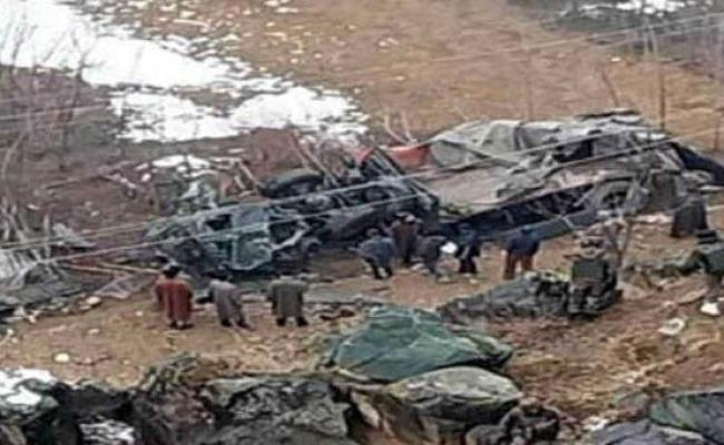 Four soldiers martyred as army vehicle falls into ravine in Jammu and Kashmir's Bandipora