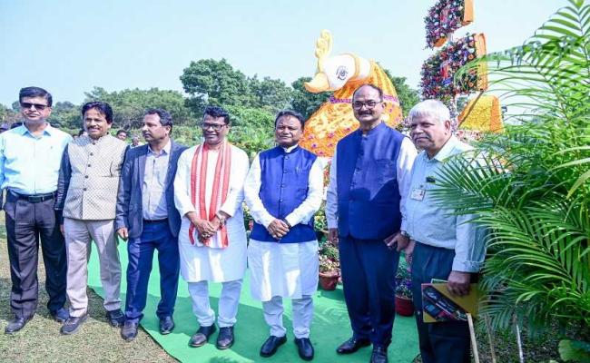 World delegation to visit flower exhibition at Immigrant India Day conference: Chief Minister