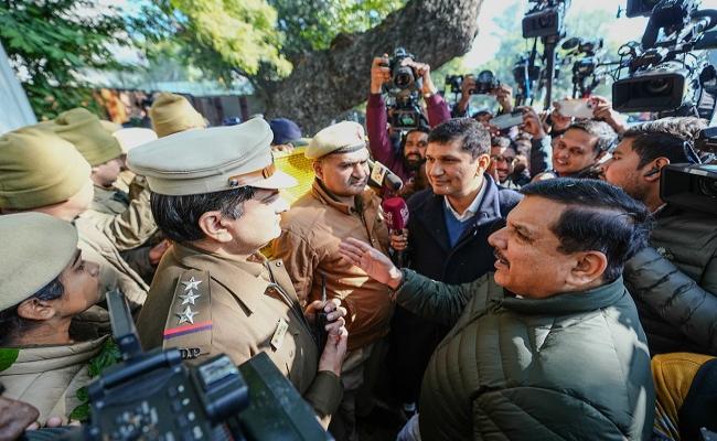 AAP leaders' views outside the Chief Minister's residence at Civil Lines