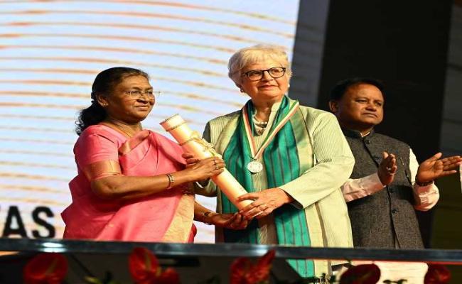 Indispensable role of NRIs in India's vision of progress: President Draupadi Murmu