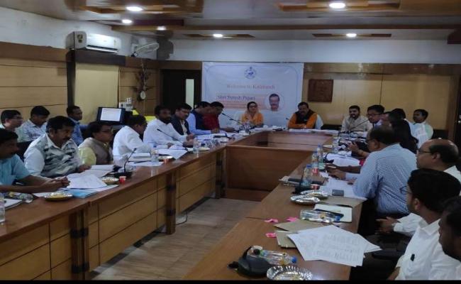 Review meeting of Cabinet Minister for Revenue and Distribution Management Shri Suresh Pujhari