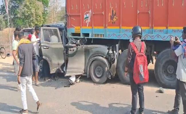 Scorpio hits truck from behind: 3 dead, 2 seriously injured