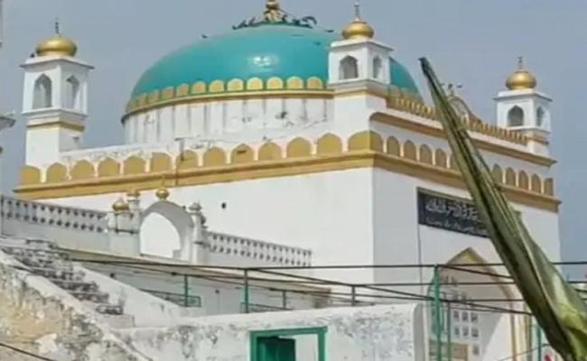 ASI team reaches Shahi Jama Masjid, where workers clash in Sambalpur, Uttar Pradesh