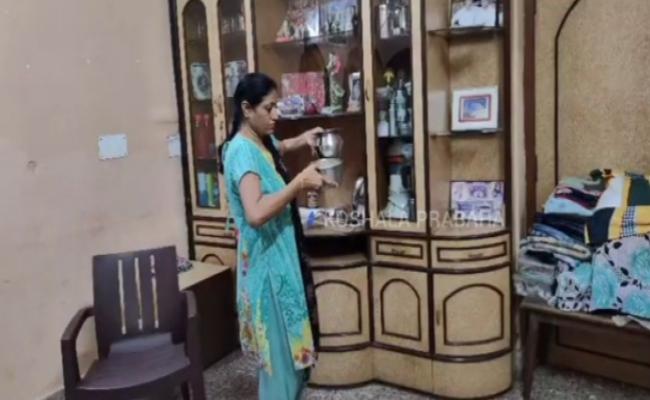 Pakistani woman in Balangir city, worried about not getting citizenship for 60 years