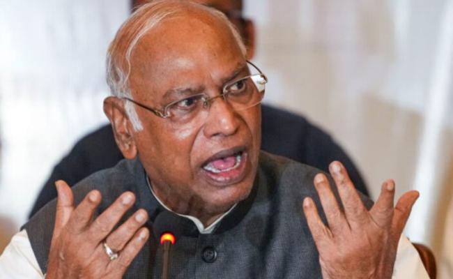 Mallikarjun Kharge slams PM Modi over Modi's absnse in ALl Party Meeting on Pahalgam