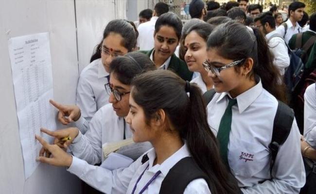 Matric exam results released: 94.93% overall pass rate in the state, top student with 96% pass rate