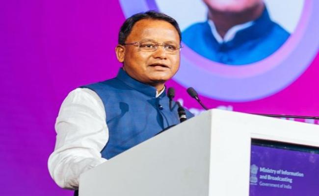 Mohan praises Naveen's work