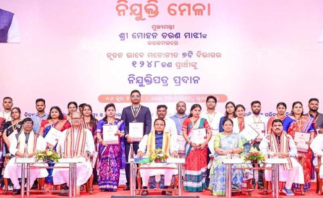 Appointment letters issued to 1,294 people in 7 departments
