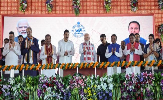 PM inaugurates and lays foundation stone of various projects worth over Rs. 18,600 crore