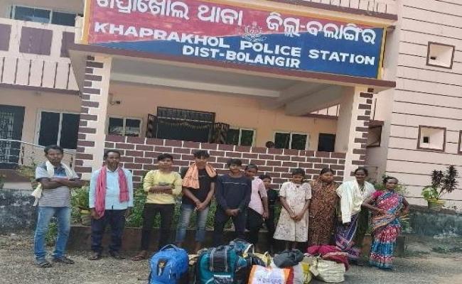 Khaprakhol Police: 11 labourers including a minor boy and a minor girl rescued