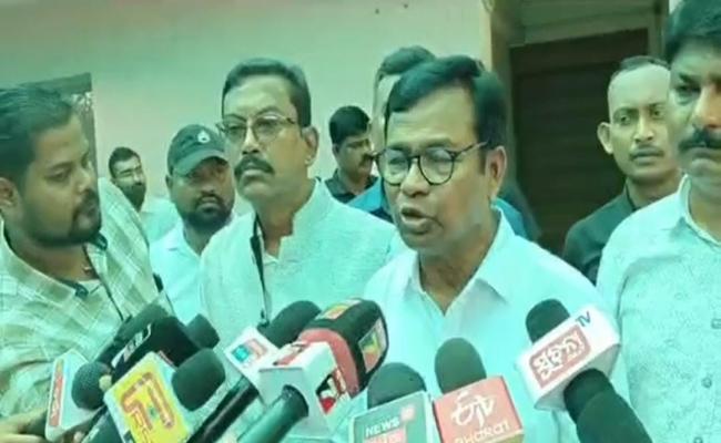 Bhakta Das: They are unable to fight back; therefore, they are blaming the culprits and slandering them.