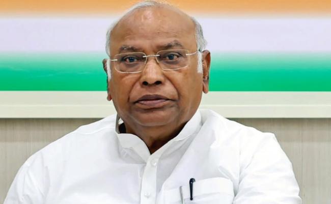 Vande Mataram is a symbol of the soul of India - Khadge