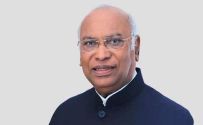 On the death anniversary of PV Narsingh Rao, Congress President Khadge paid tribute.