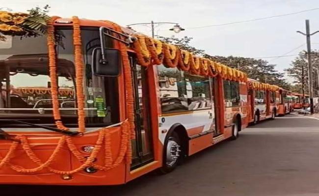 Sambalpur to get 50 new e-buses: Chief Minister launches 25 e-bus services
