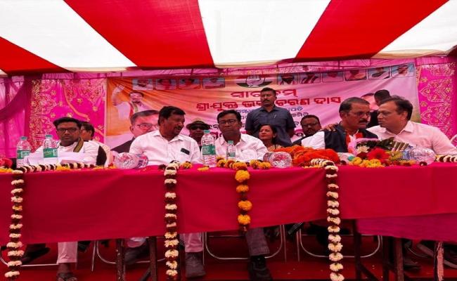 Why is the government not collecting Rs 1.5 lakh crore from industrial companies? : Bhakta