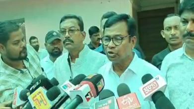 Bhakta Das: They are unable to fight back; therefore, they are blaming the culprits and slandering them.