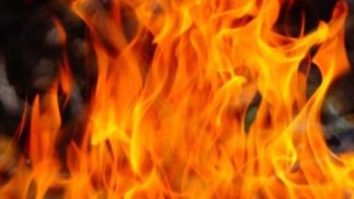 Gujarat - 4 members of a family die in house fire